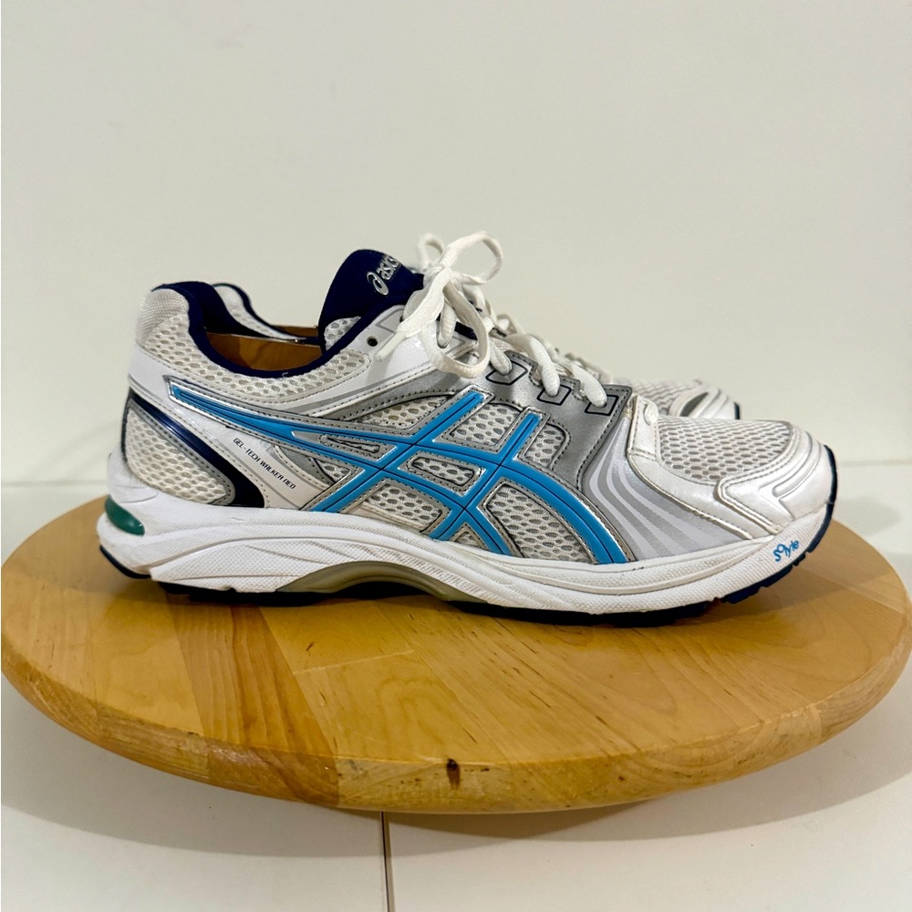 ASICS Gel-Tech Walker NEO 4